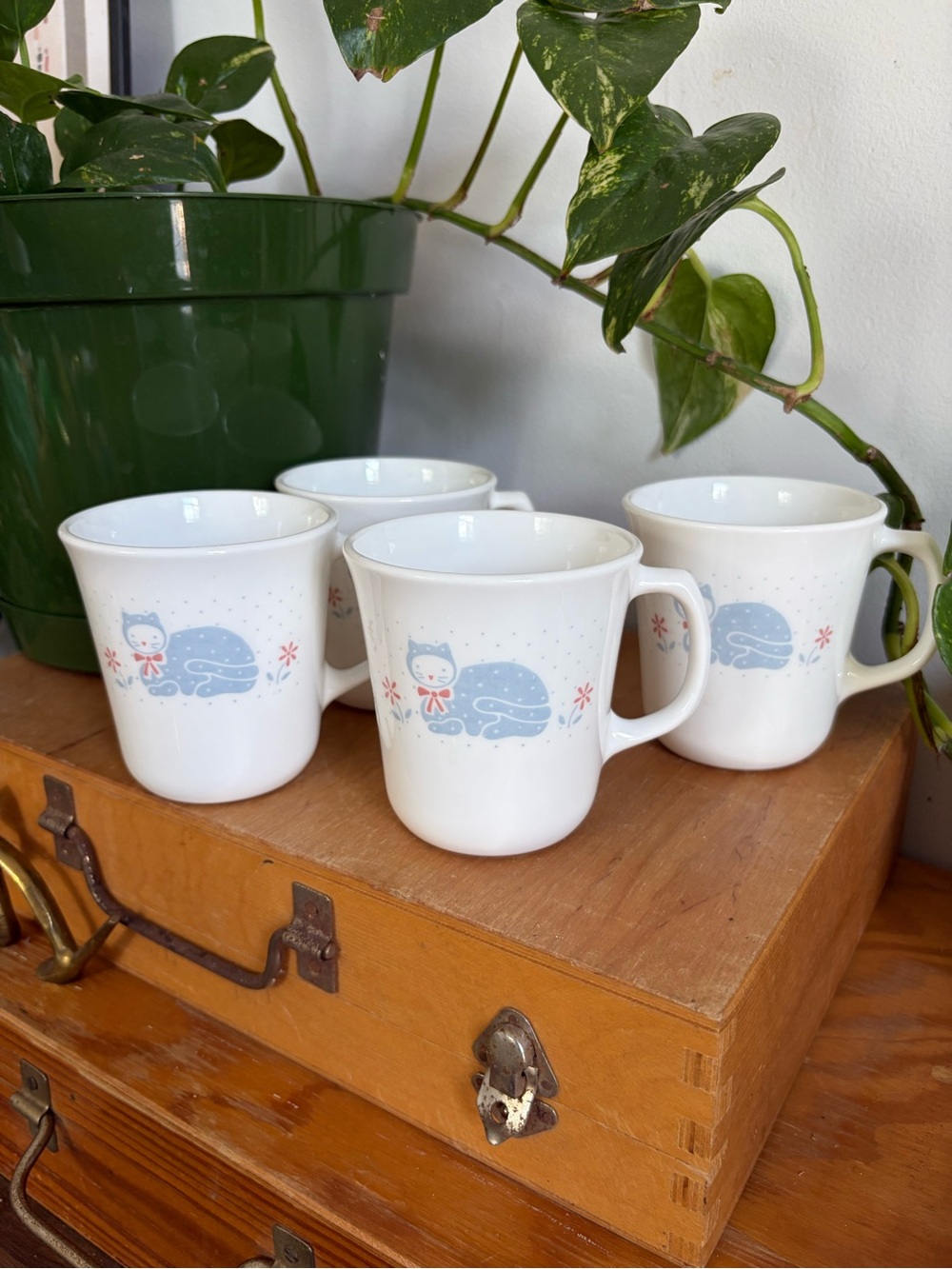 Set of Vintage Corningware Cat Ceramic Mugs